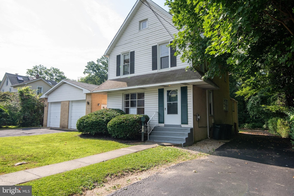 242 Bowdoin Ave, Swarthmore, PA 19081 - photo 1