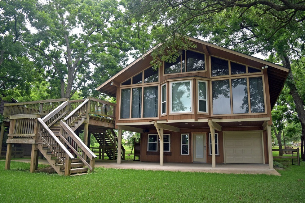 3315 Wilson Cir, Brazoria, TX 77422 - photo 1