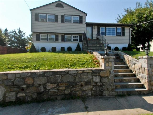 39 Deramo Place, Bridgeport, CT 06606 - photo 1