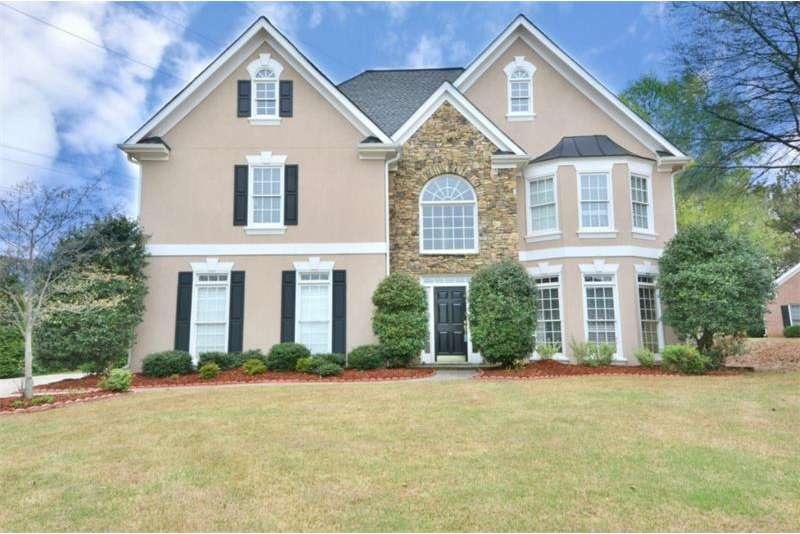 Hardcoat stucco home on 3/4 acre cul-de-sac lot in