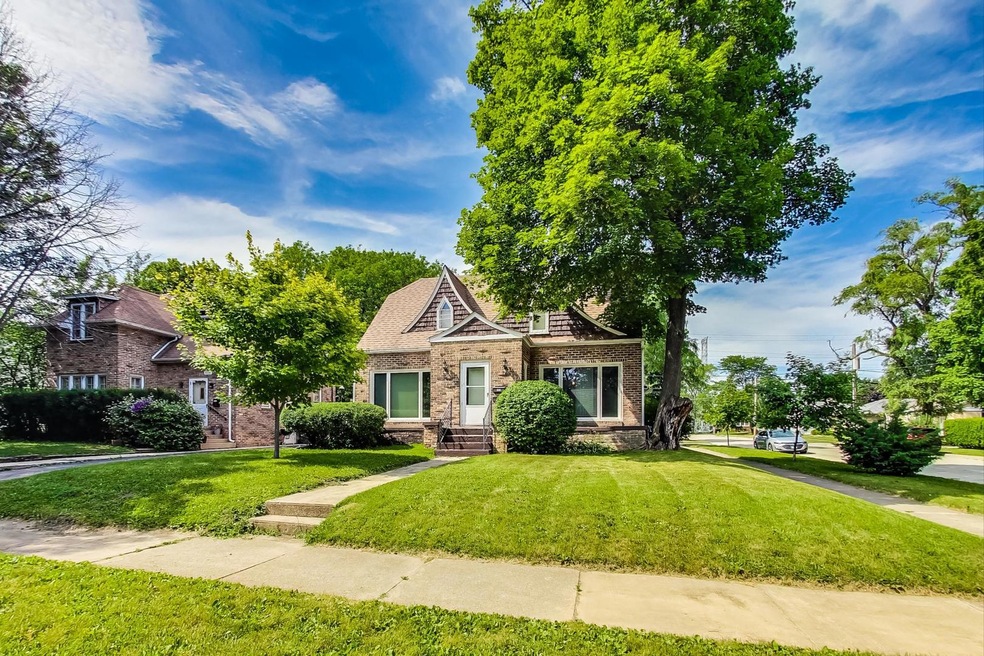 602 W Atlantic Ave, Waukegan, IL 60085 - photo 1