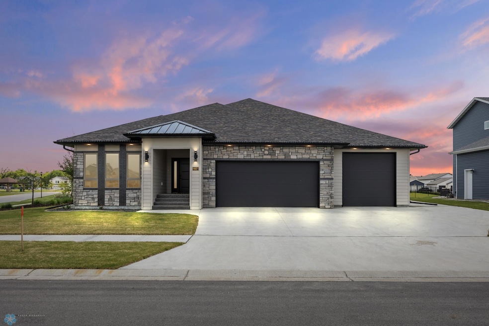 7886 Firefly Ln, Horace, ND 58047 - photo 1