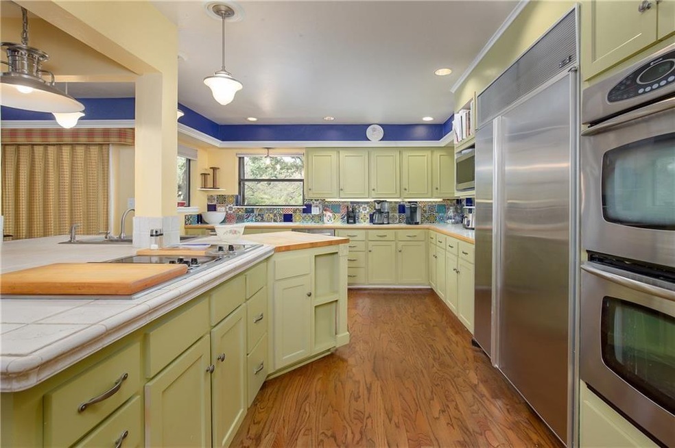 2109 Woodhill Rd, Edmond, OK 73025 - photo 1