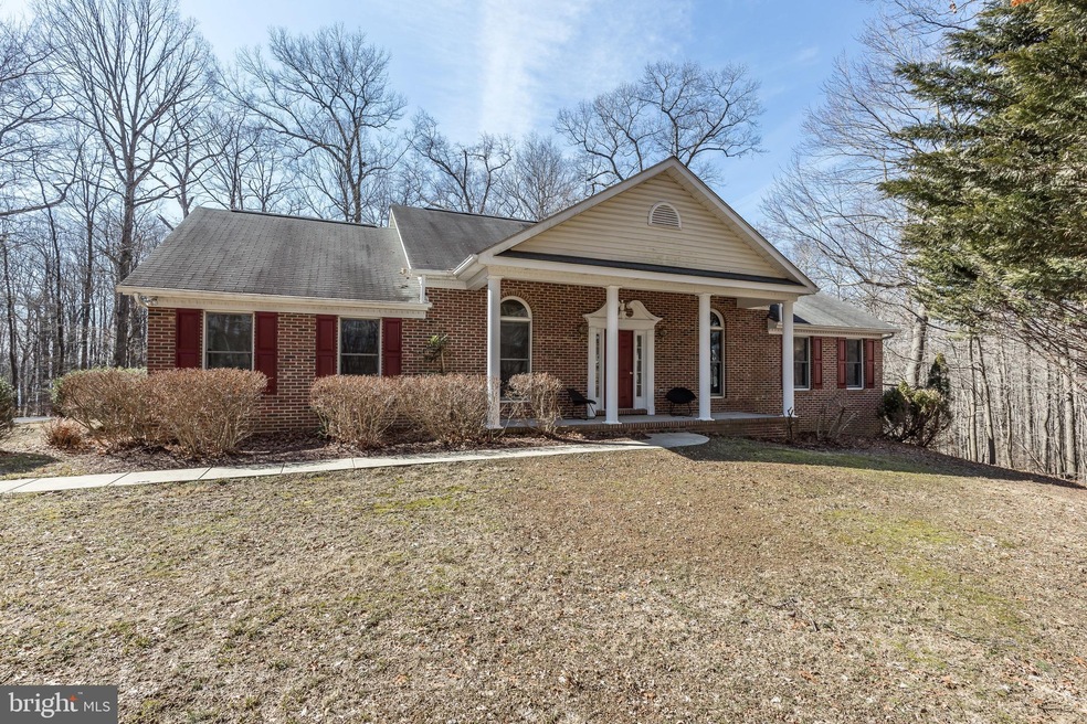 501 Painted Wood Dr, Sykesville, MD 21784 - photo 1