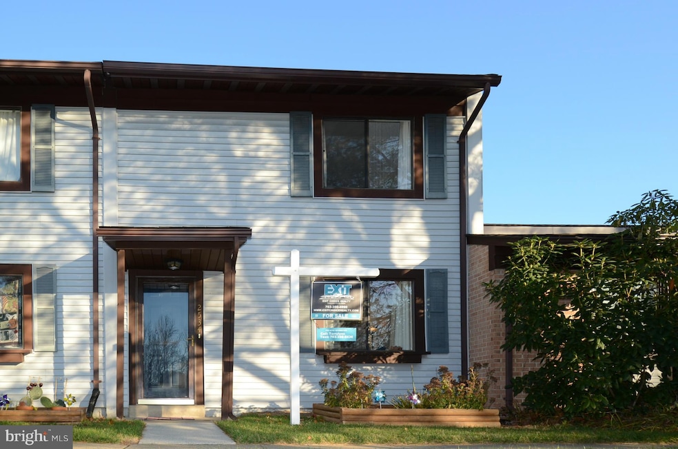 2534 Fox Ridge Ct unit 47, Woodbridge, VA 22192 - photo 1