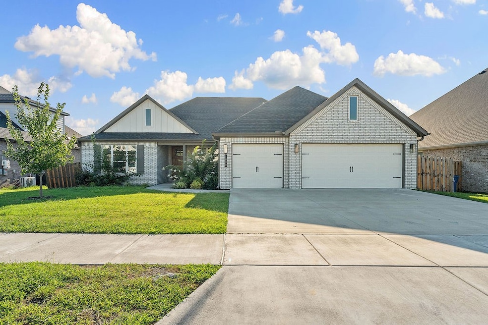1809 Abbott Ln, Pea Ridge, AR 72751 - photo 1