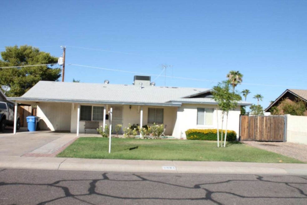 Larrys house 001