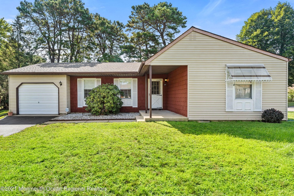 37 Stonybrook Rd unit 62, Whiting, NJ 08759 - photo 1