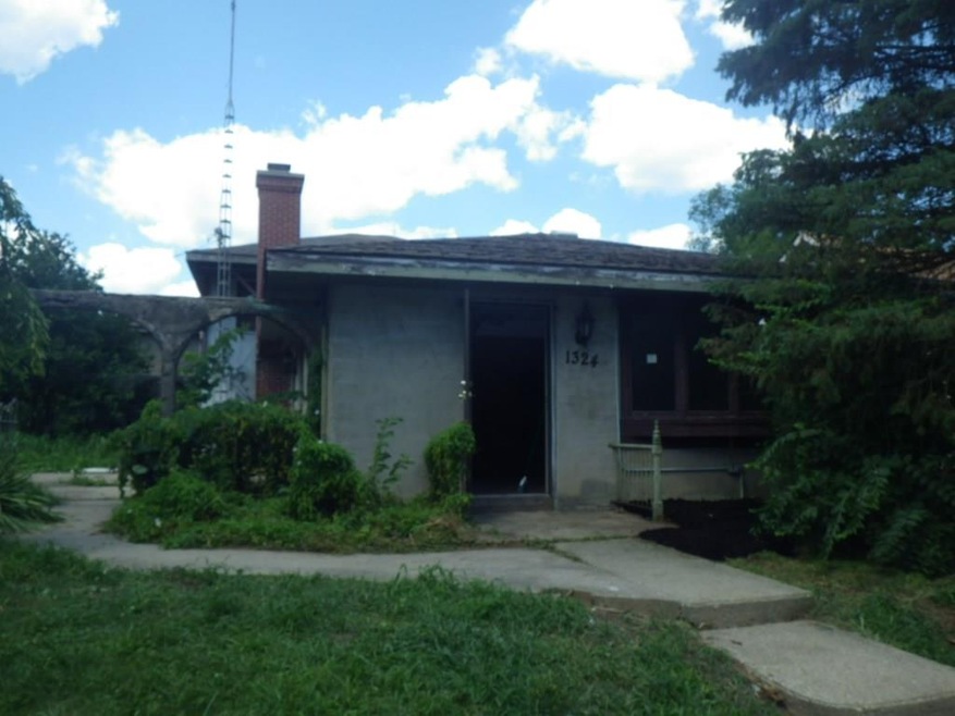 1324 W 1st St, Anderson, IN 46016 - photo 1