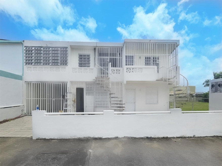 605 Calle Via 3, Carolina, PR 00983 - photo 1