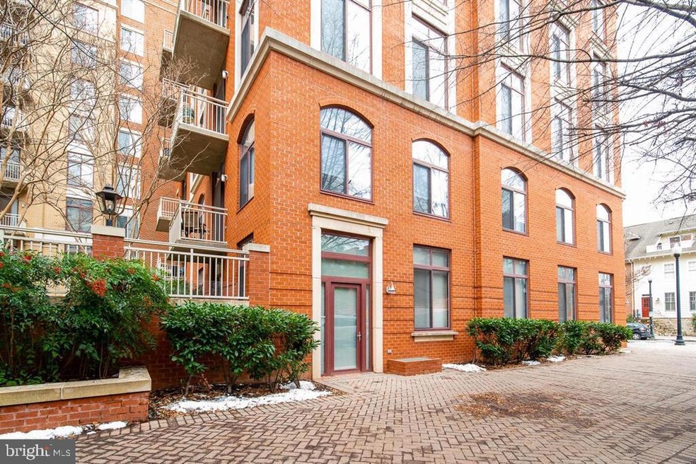 1201 N Garfield St unit 117, Arlington, VA 22201 - photo 1
