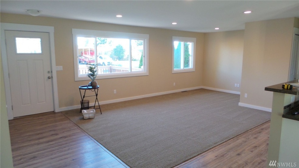 1804 S 264th Place, Des Moines, WA 98198 - photo 1