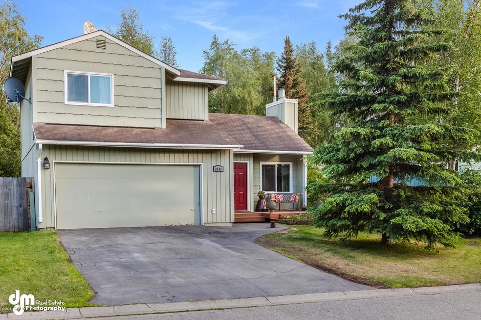 2030 Sturbridge Circle-large-028-Street