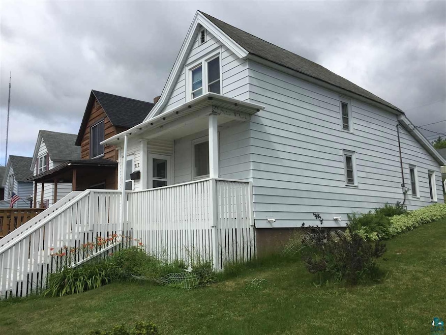 Aluminum siding and vinyl windows