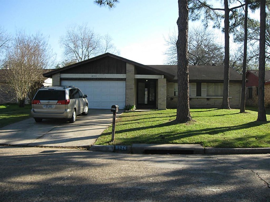 8526 Carriage Creek Dr, Houston, TX 77064 - photo 1