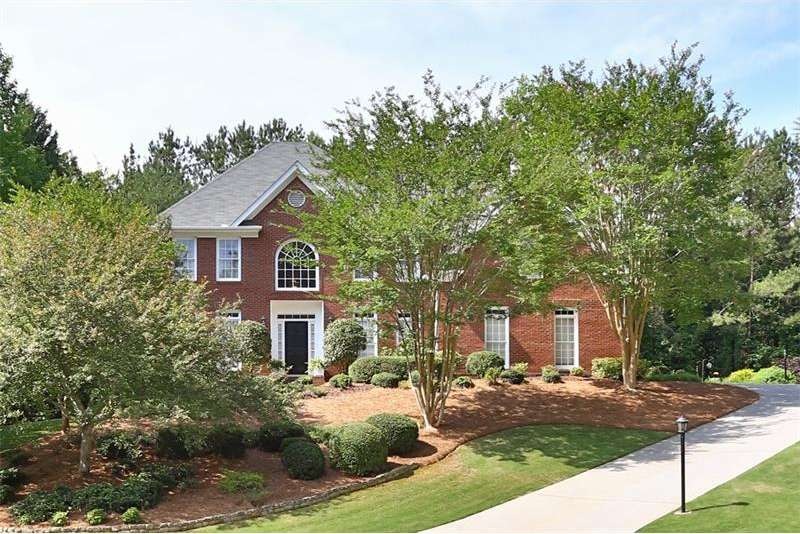 Classic Curb Appeal!