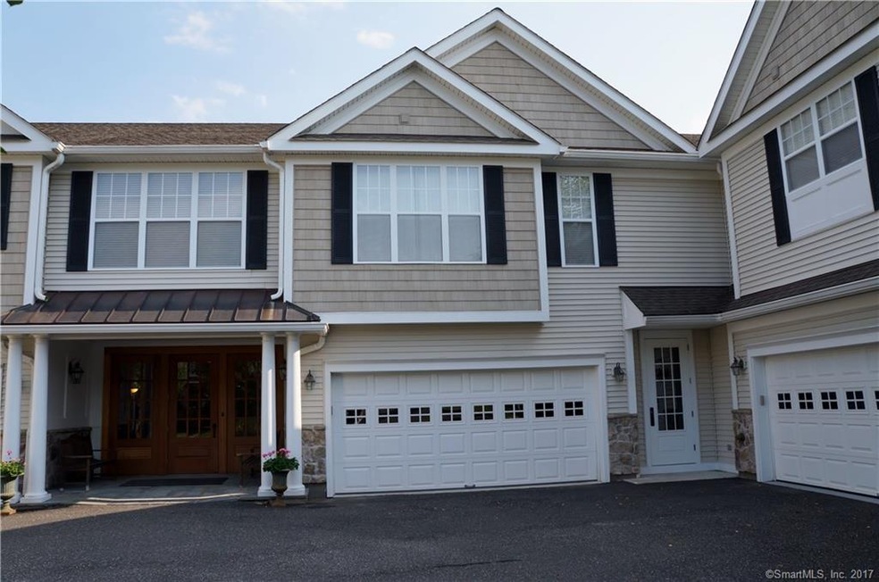 85 Suzie Dr unit 85, Newtown, CT 06470 - photo 1