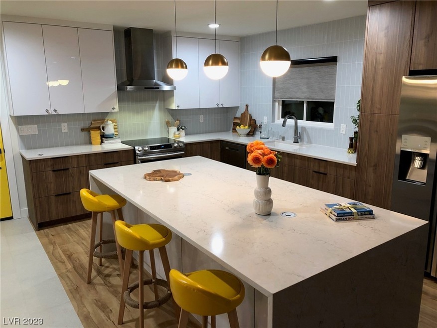 1490 Cayuga Pkwy, Las Vegas, NV 89169 - photo 1