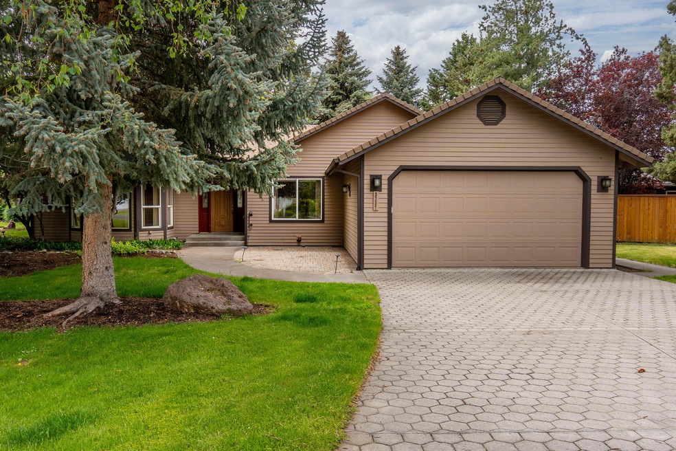 3307 NE Stonebrook Loop 013 copy