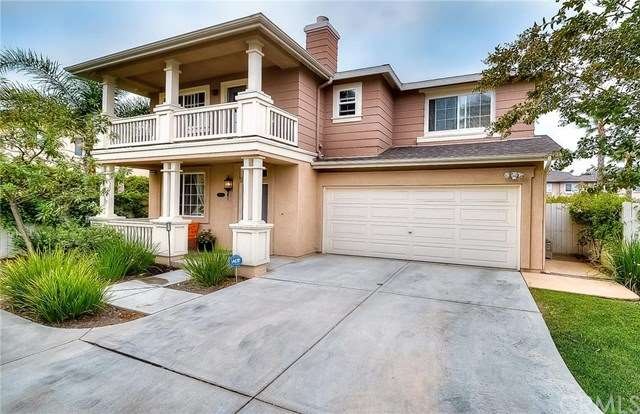 Largest Lot in community. Long Drive-way to reside