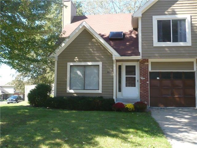 8838 Cottonwood St, Lenexa, KS 66215 - photo 1