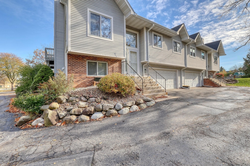 1825 Woodburn Rd unit C, Waukesha, WI 53188 - photo 1