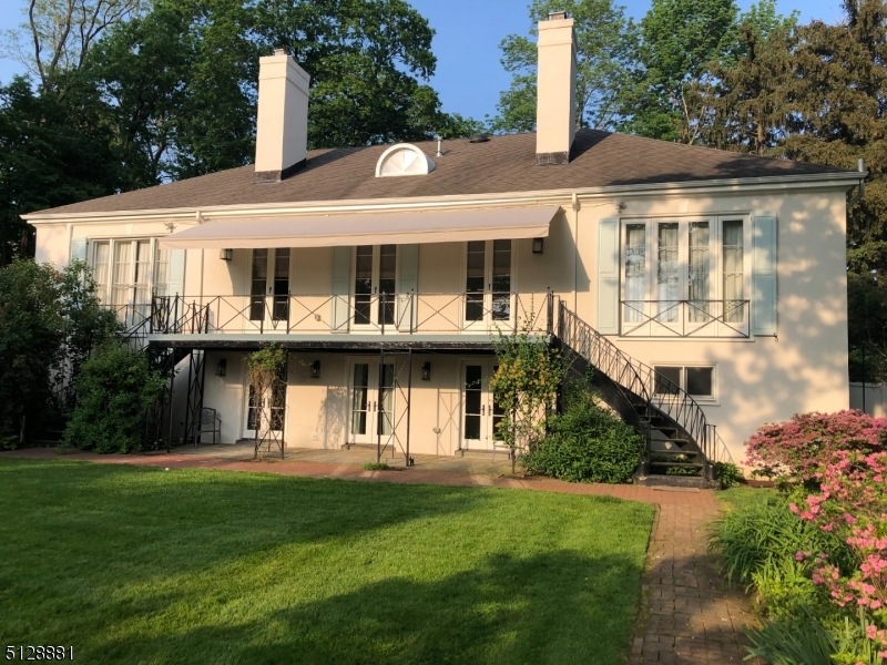 Sold $1,350,000 • Co-Listing Agent