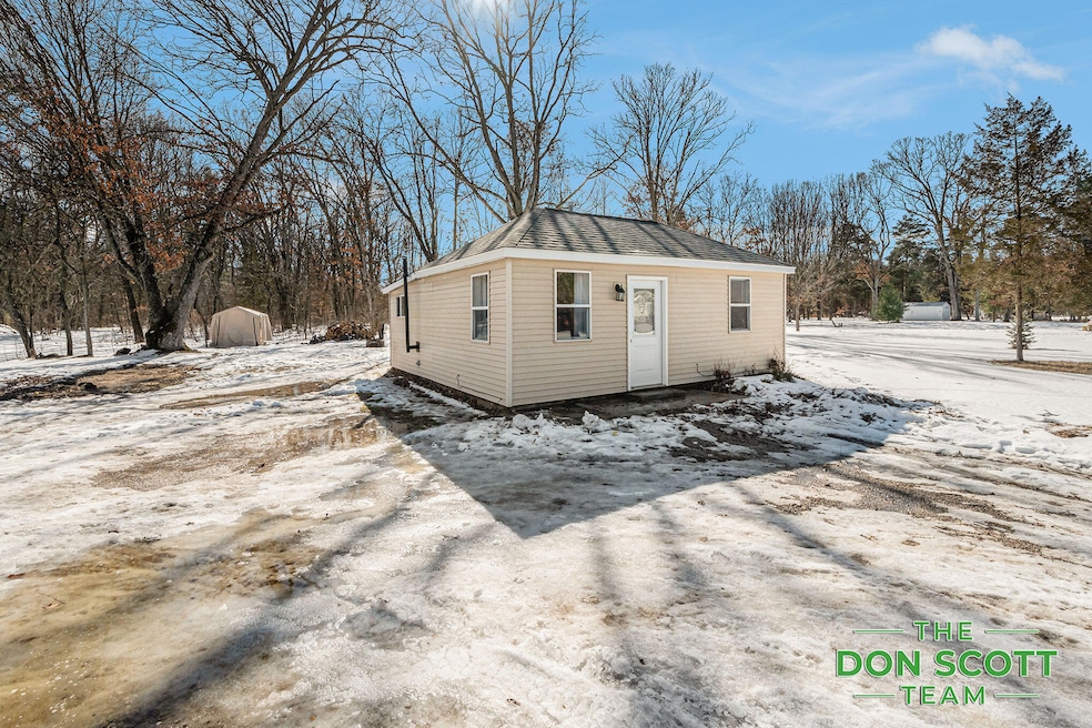 230 Solon St NE, Cedar Springs, MI 49319 - photo 1