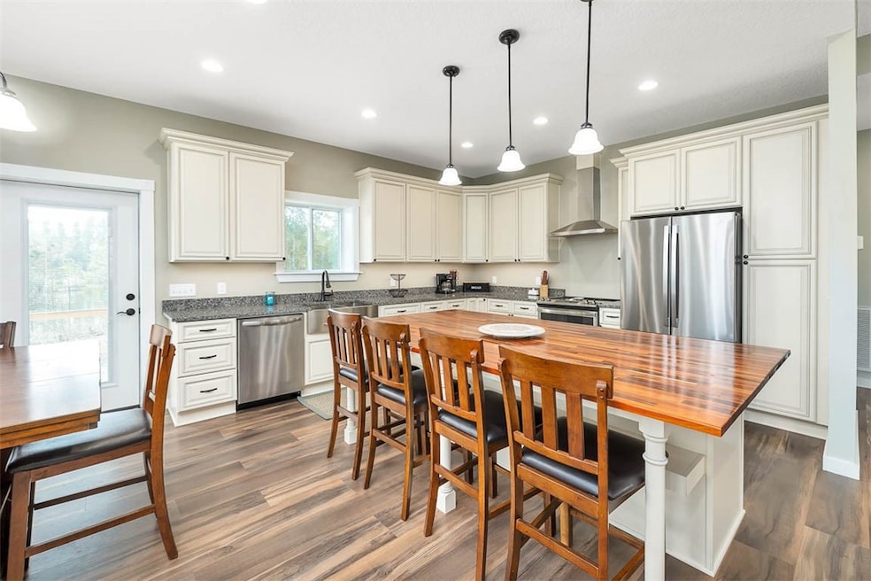 61 Bradley Ln, Hortense, GA 31543 - photo 1