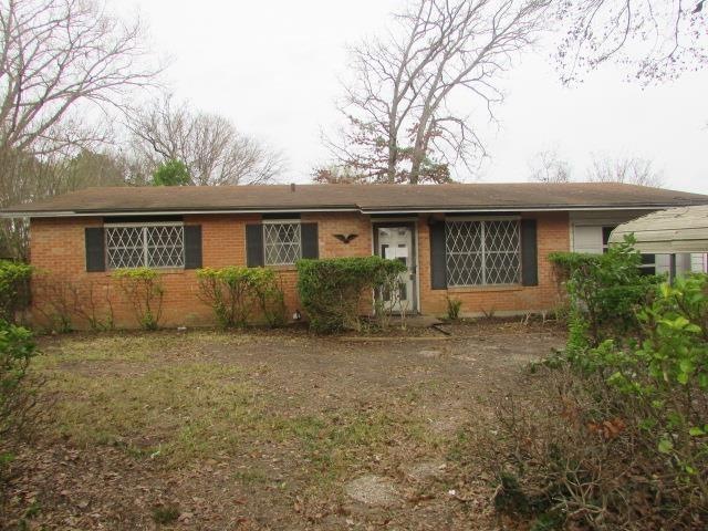 125 Massingill Dr, Longview, TX 75601 - photo 1