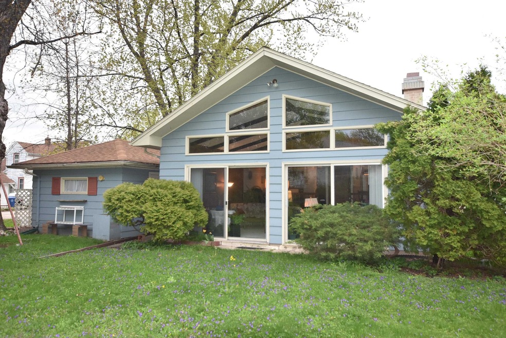 1021 W New York Ave, Oshkosh, WI 54901 - photo 1