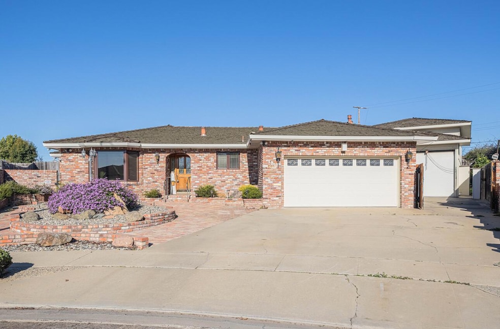 1527 Atherton Way, Salinas, CA 93906 - photo 1