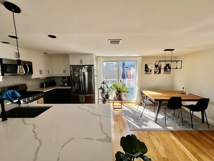 617-619 E 2nd St unit 3, Boston, MA 02127 - photo 1