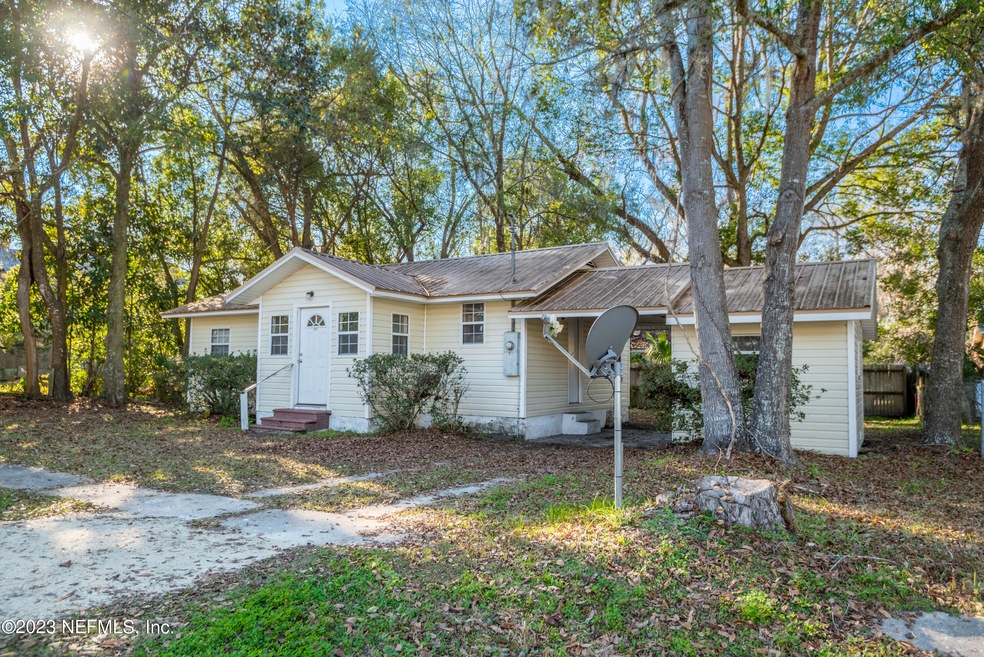 747 N Thompson St-8