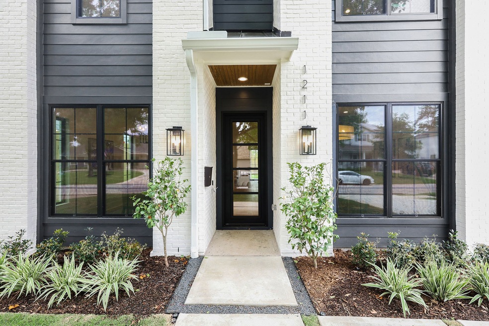 1211 Overhill St, Houston, TX 77018 - photo 1