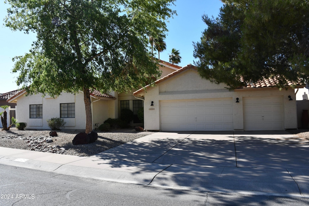 1002 W Coast Dr, Gilbert, AZ 85233 - photo 1