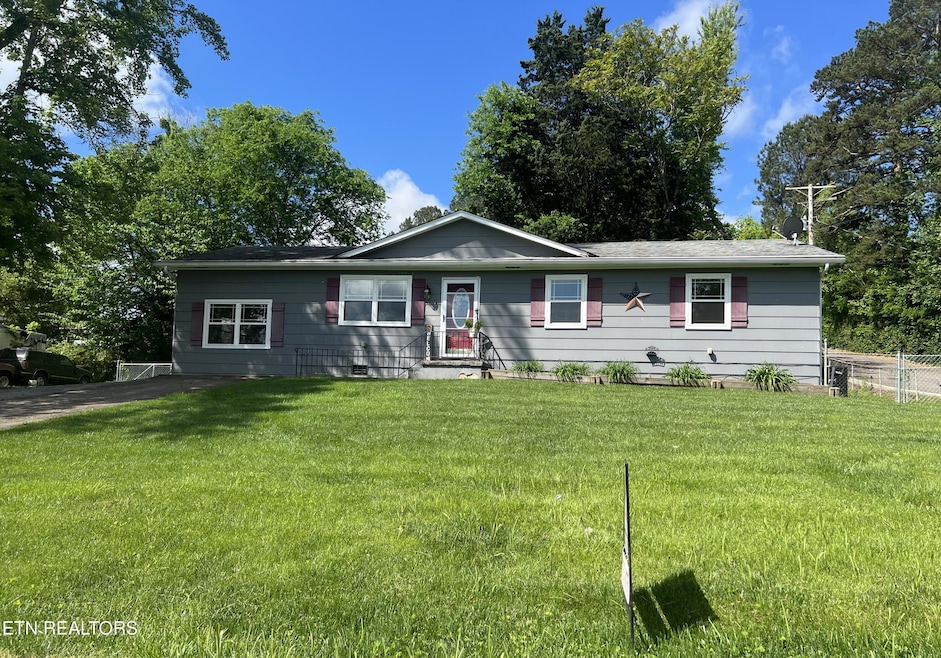 6201 Moore Front Pic