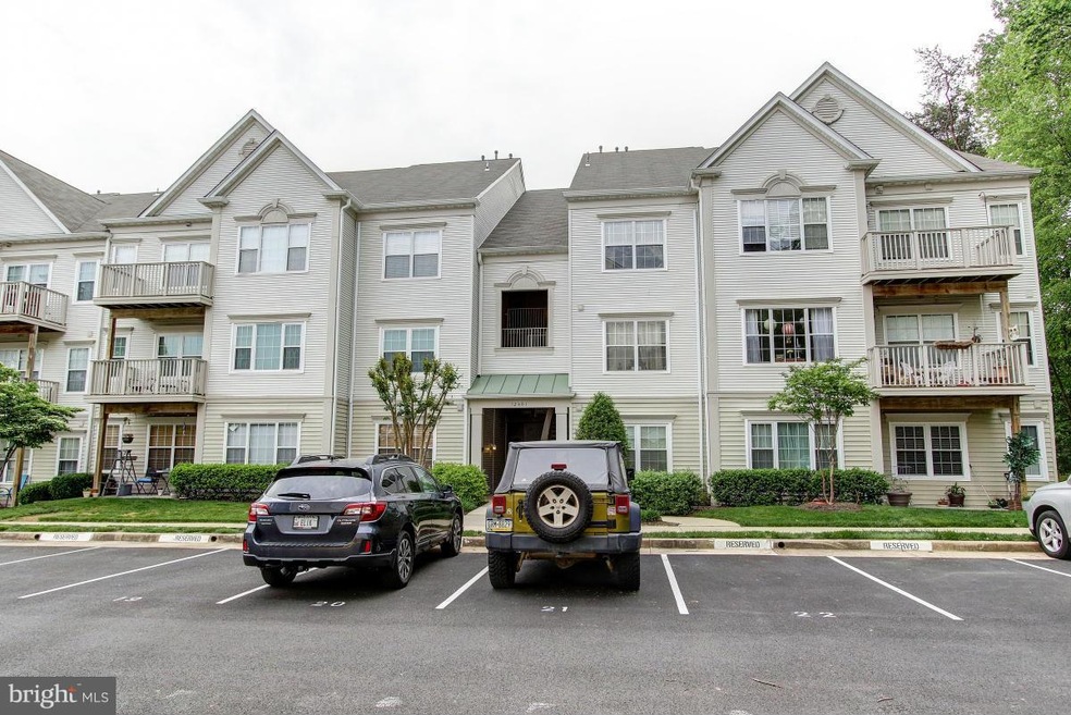 12461 Hayes Ct unit 204, Fairfax, VA 22033 - photo 1