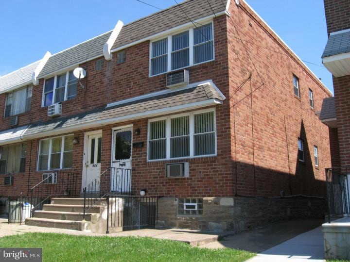 553 Fanshawe St unit 1ST FL, Philadelphia, PA 19111 - photo 1