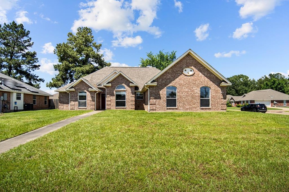 165 Ashwood Bend, Lufkin, TX 75904 - photo 1