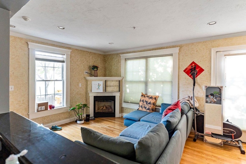 18 Middle St unit 4, Waltham, MA 02451 - photo 1