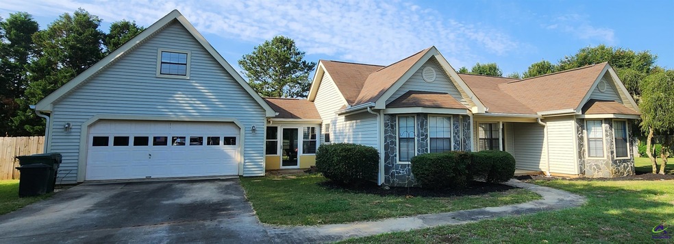 313 Sleepy Ln, Warner Robins, GA 31088 - photo 1