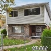 4703 166th St, Flushing, NY 11358 - photo 1