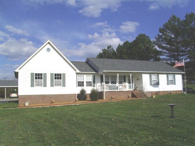 805 Mapleview Dr, Shelbyville, TN 37160 - photo 1