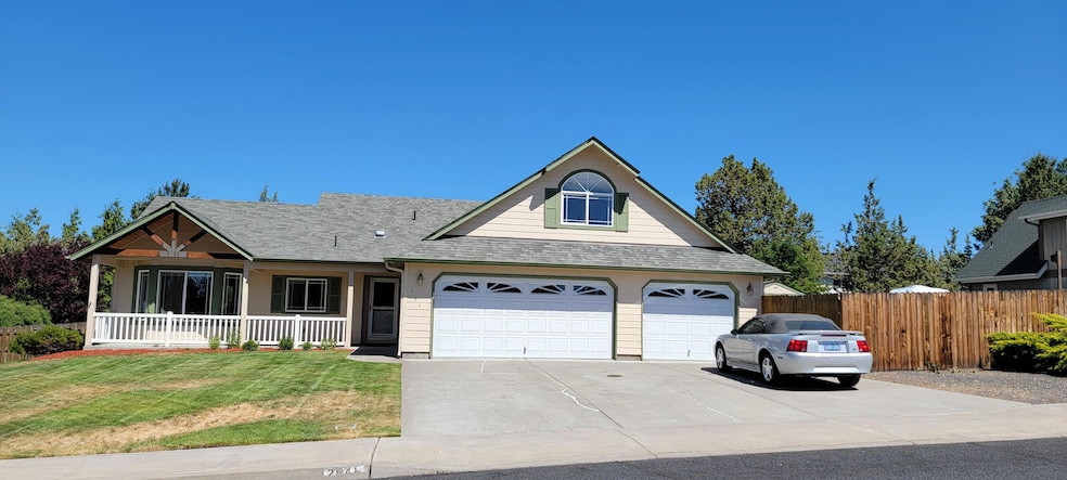 2841 SW Cascade Vista Dr, Redmond, OR 97756 - photo 1