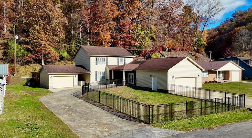 152 Keene Village Dr, Raccoon, KY 41557 - photo 1