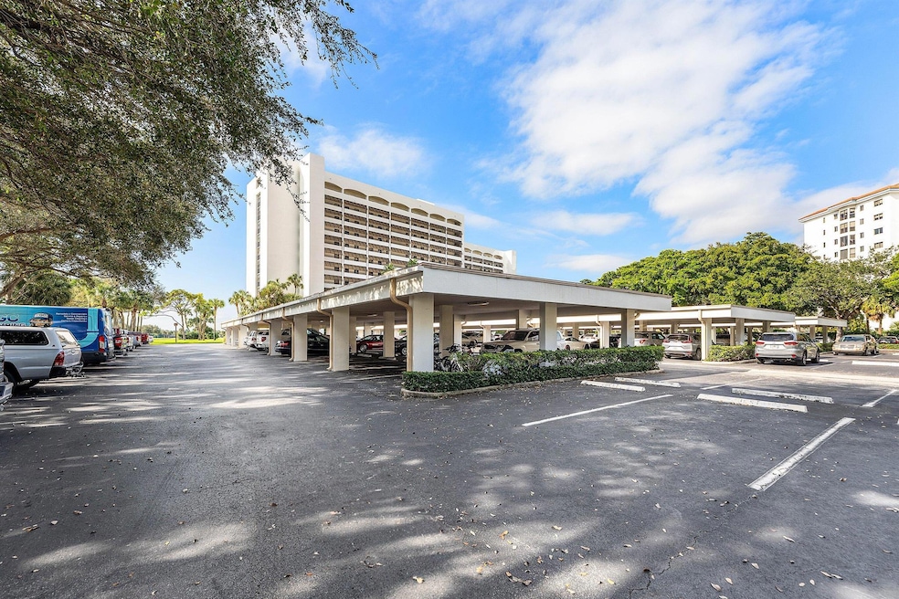 Governor's Point Condominiums unit PH7, North Palm Beach, FL 33408 - photo 1