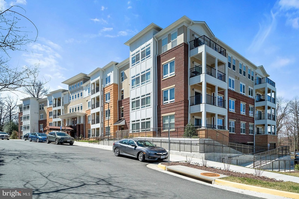 Enclave unit 101, Fairfax, VA 22031 - photo 1