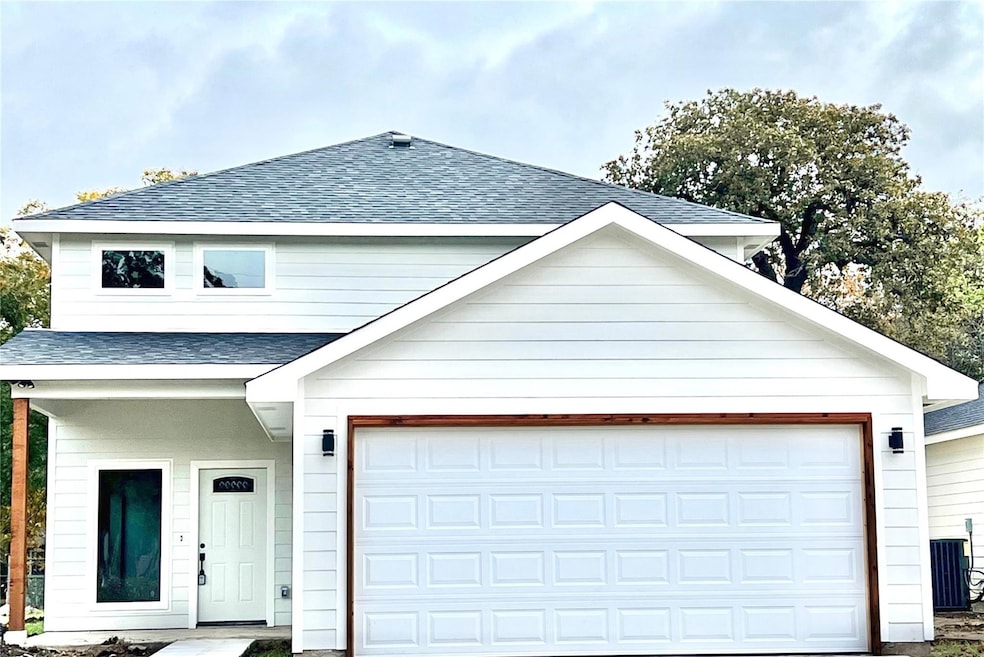 406 Royal St, Cleburne, TX 76031 - photo 1