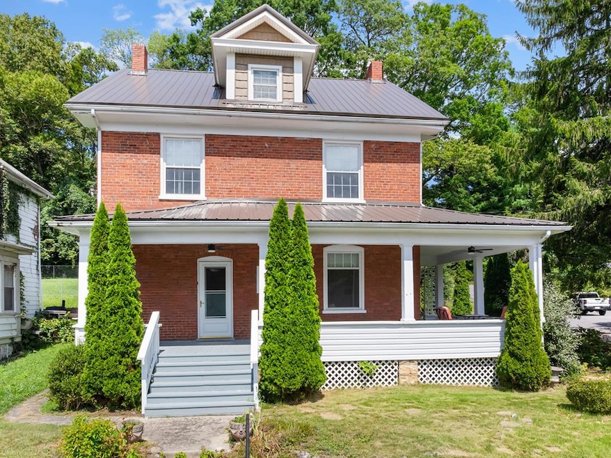 2101 Jefferson St, Bluefield, WV 24701 - photo 1